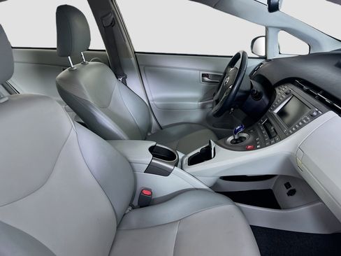 Used 2015 Toyota Prius Five w/ Advanced Technology Package FWD image 30