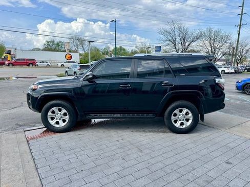 Used 2018 Toyota 4Runner SR5 Premium image 4