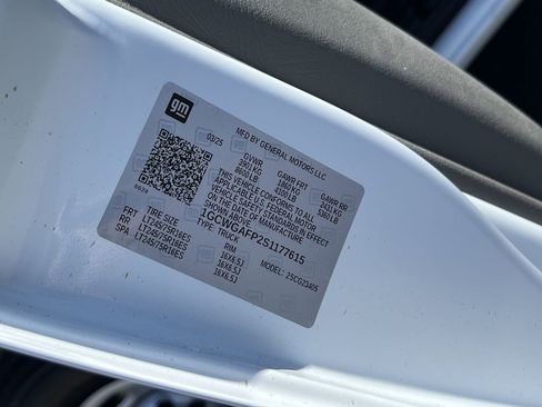 New 2025 Chevrolet Express 2500 w/ Driver Convenience Package image 32