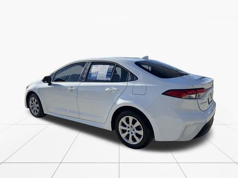 Used 2025 Toyota Corolla LE image 6