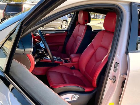 Used 2021 Porsche Macan GTS image 7