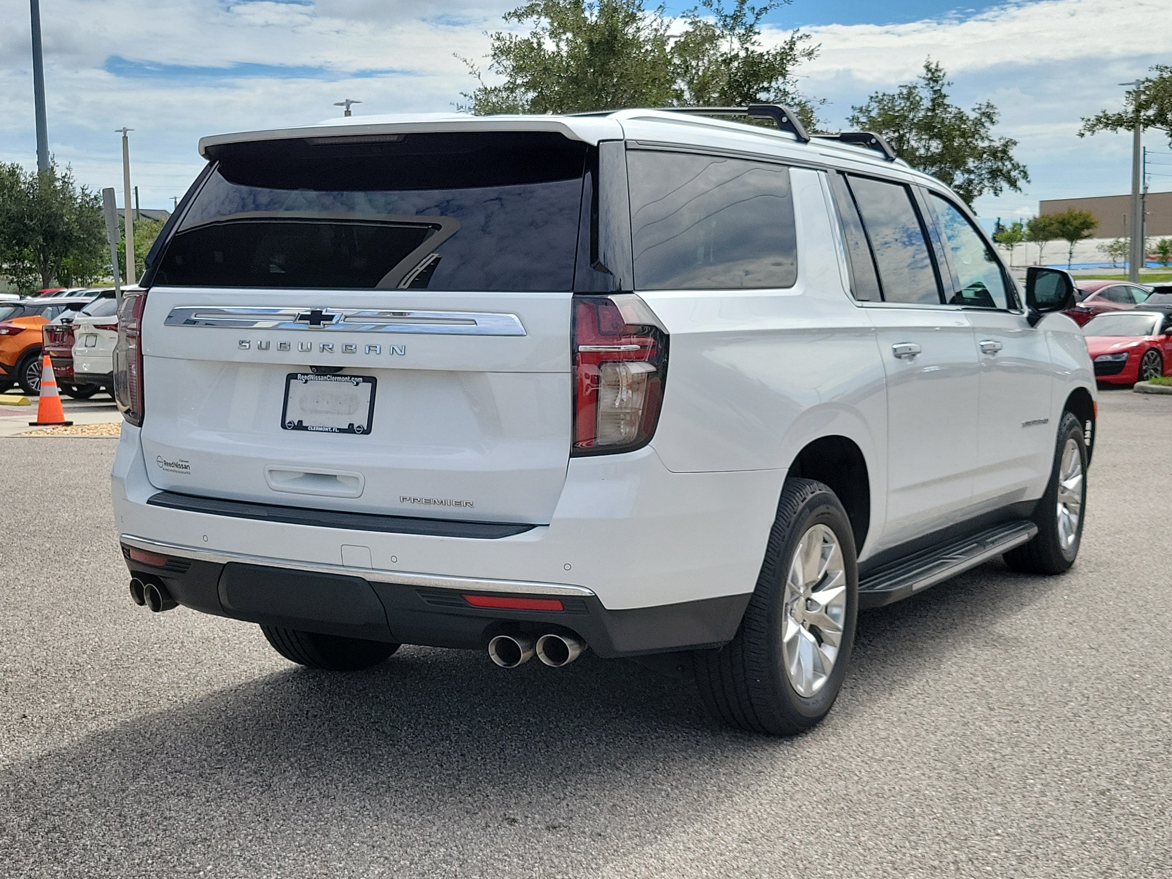 Used 2021 Chevrolet Suburban Premier w/ Premium Package AWD/4WD image 5