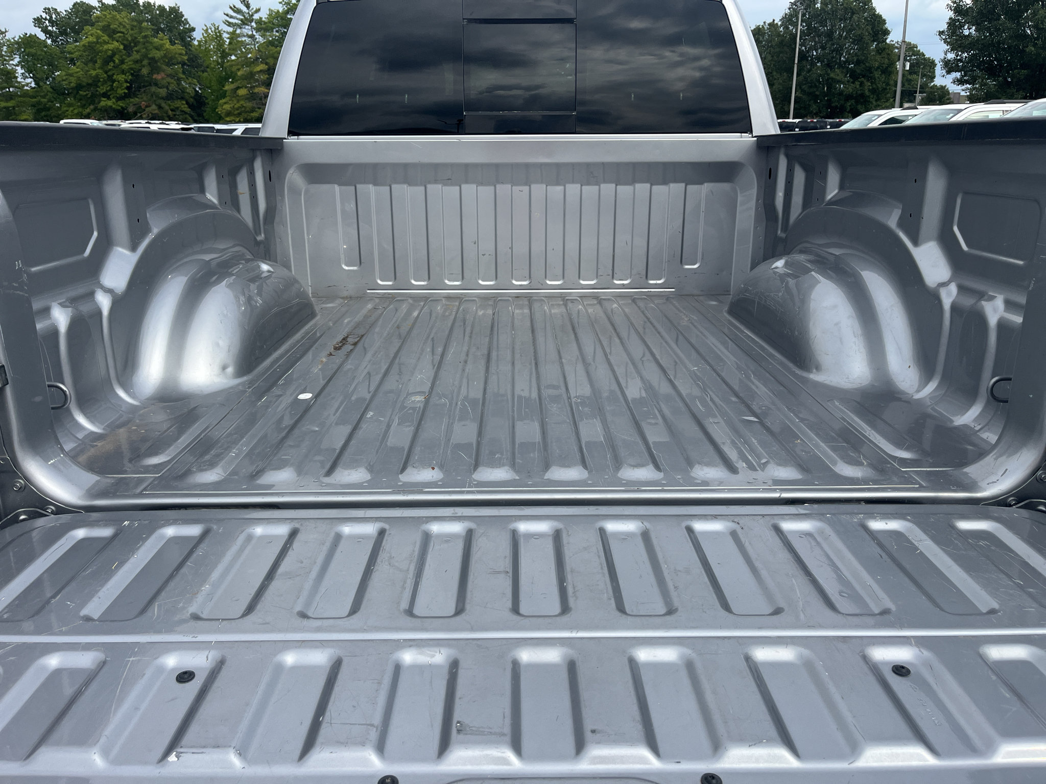 Used 2022 RAM 1500 Laramie w/ Sport Appearance Package AWD/4WD image 7