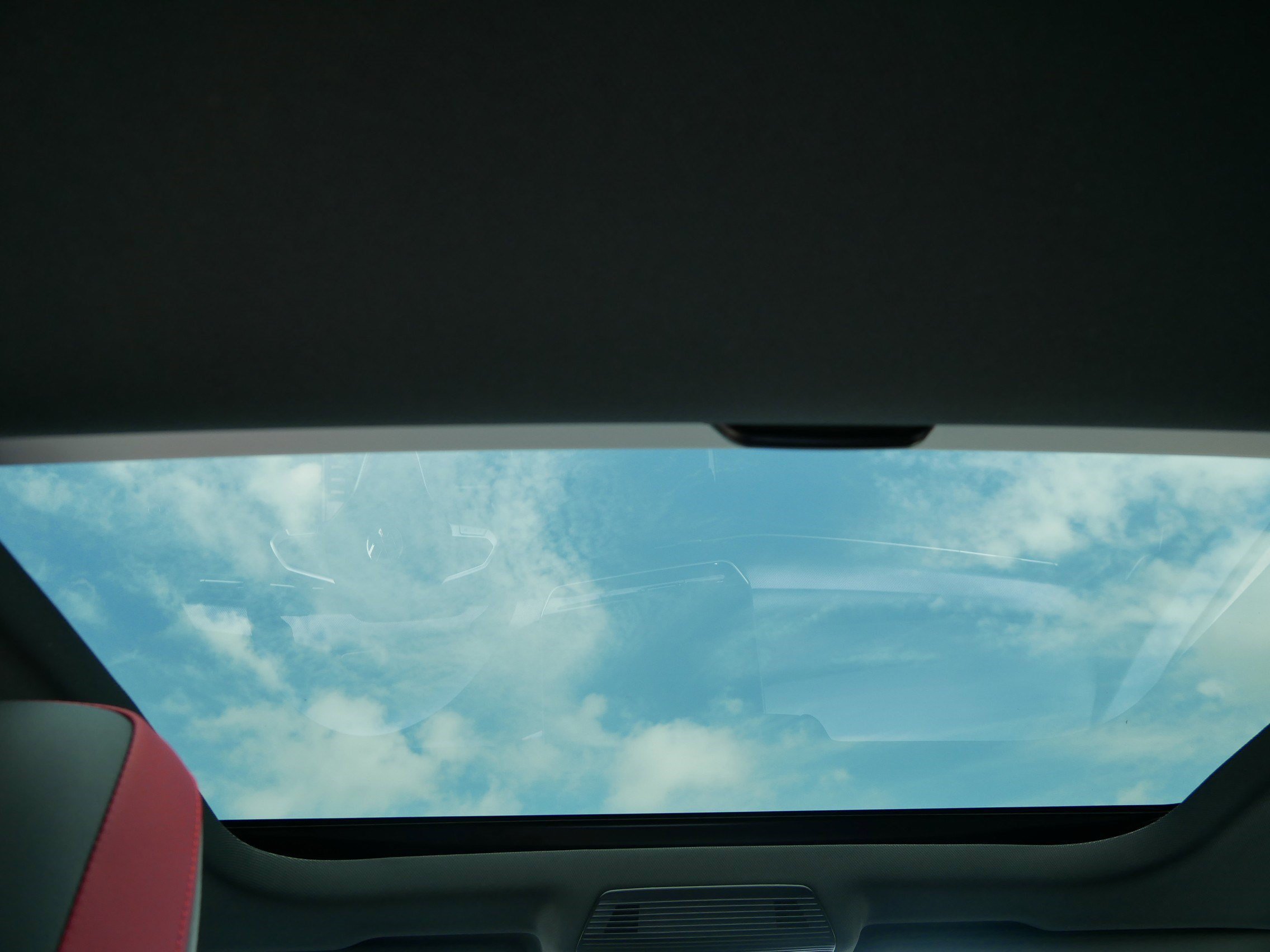 New 2026 Volkswagen GTI SE FWD image 7