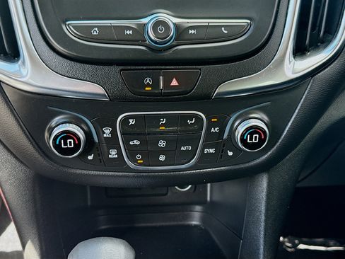 Used 2022 Chevrolet Equinox LT FWD image 14