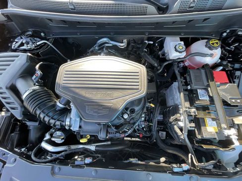 Certified 2025 Cadillac XT6 Premium Luxury image 31