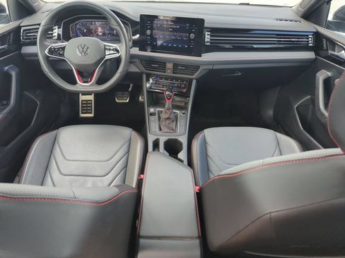 Used 2025 Volkswagen Jetta GLI Autobahn FWD image 15