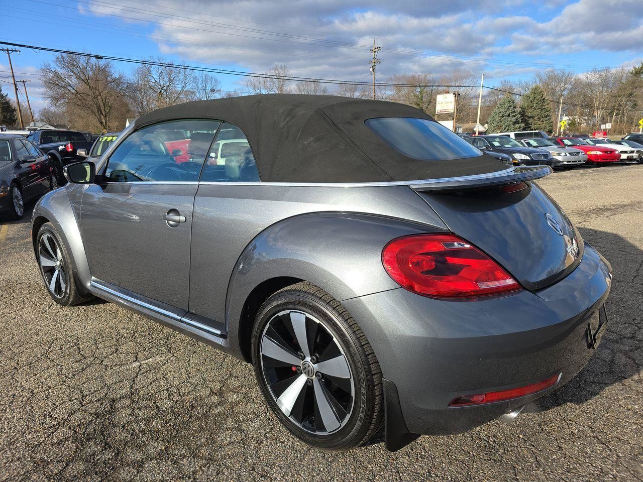 Used 2014 Volkswagen Beetle R-Line FWD image 19