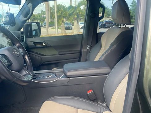 Used 2024 Lexus GX 550 AWD/4WD image 4