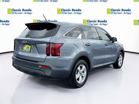 Used 2023 Kia Sorento LX FWD image 8