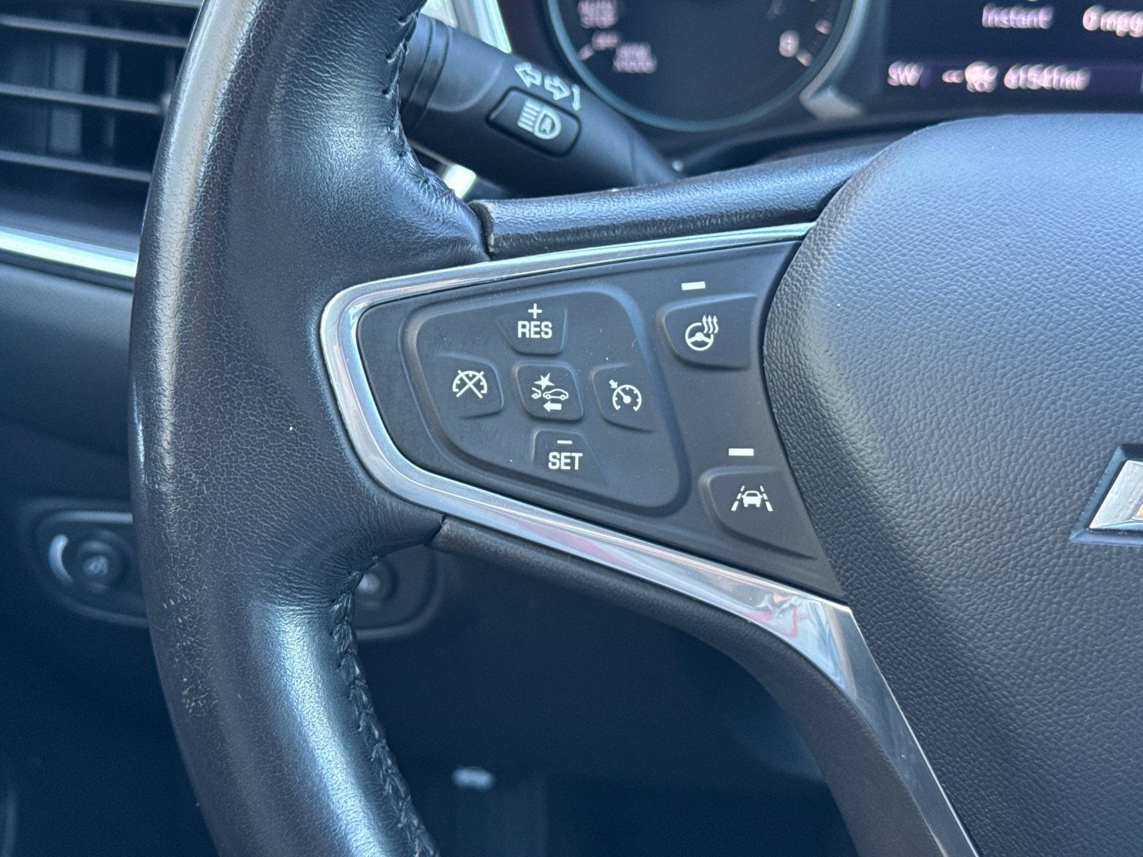 Used 2022 Chevrolet Equinox Premier AWD/4WD image 28