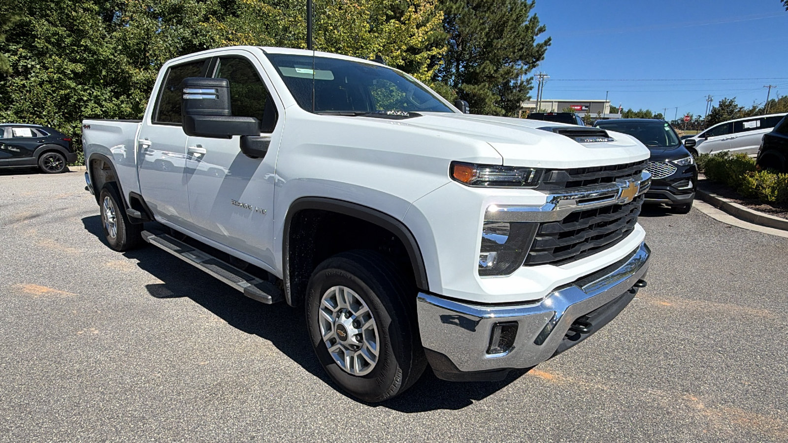 Used 2025 Chevrolet Silverado 2500 LT w/ Convenience Package AWD/4WD image 5