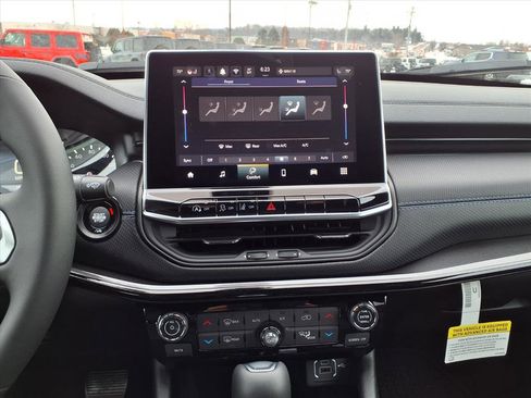 New 2026 Jeep Compass Latitude AWD/4WD image 25