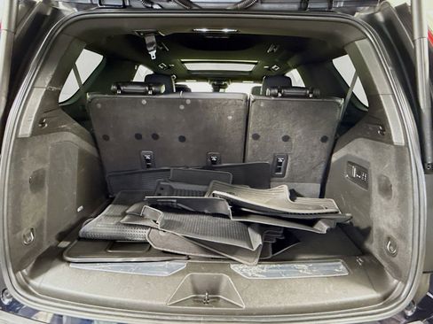 Used 2021 Cadillac Escalade Premium Luxury image 26