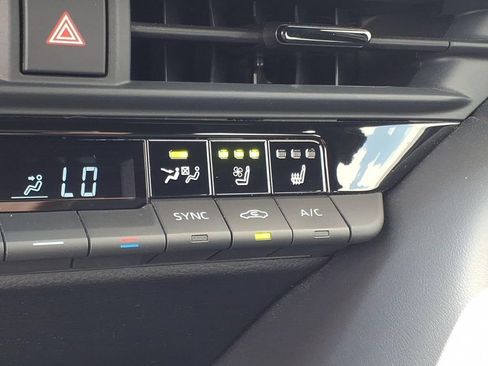 Certified 2024 Toyota Crown AWD/4WD image 14