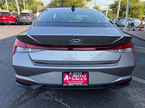 Used 2023 Hyundai Elantra SEL w/ Convenience Package FWD image 7