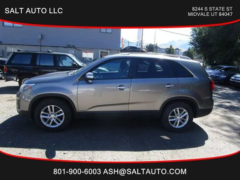 Used 2015 Kia Sorento LX image 4