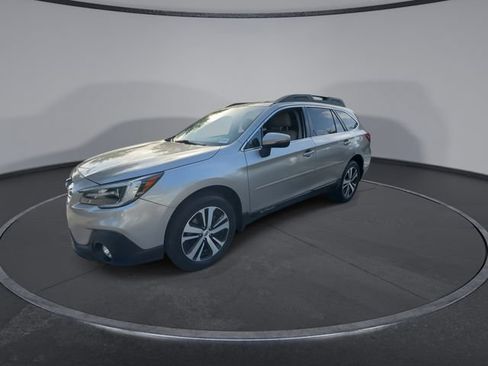 Used 2019 Subaru Outback 2.5i Limited AWD/4WD image 4
