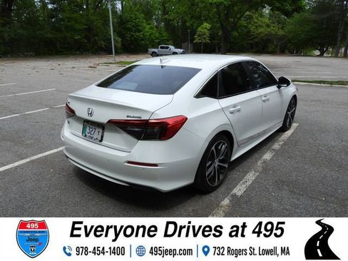 Used 2024 Honda Civic Touring image 5