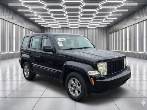 Used 2012 Jeep Liberty Sport AWD/4WD image 4