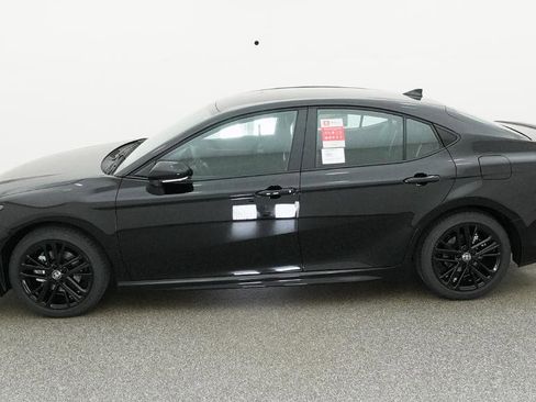 New 2026 Toyota Camry SE image 6