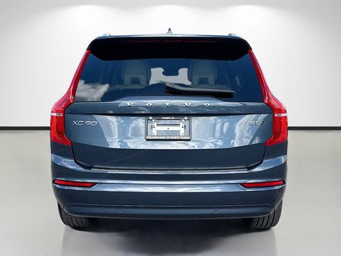 Used 2023 Volvo XC90 B5 Core w/ Protection Package Premier image 4