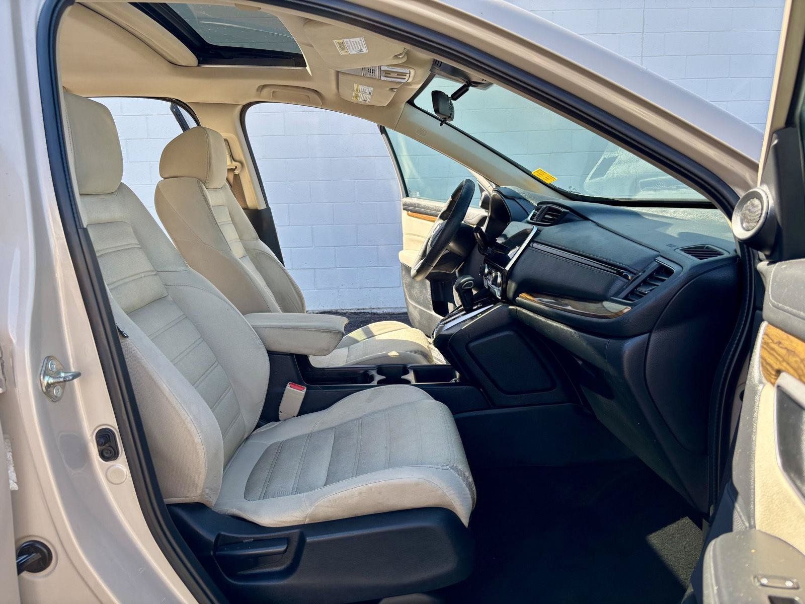 Used 2017 Honda CR-V EX image 7