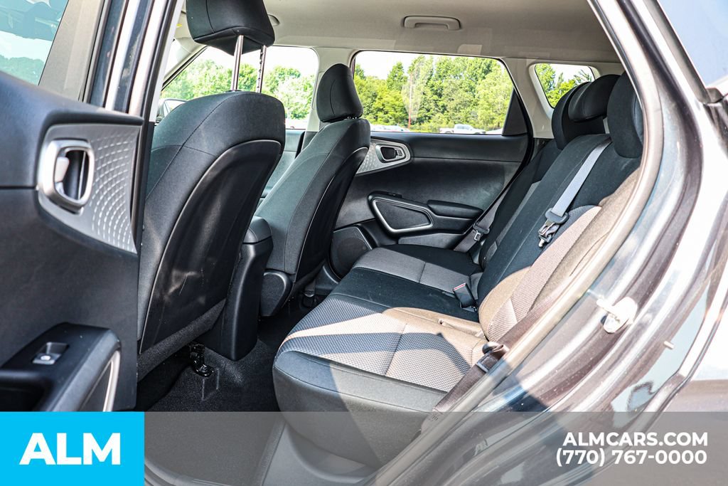 Used 2025 Kia Soul LX w/ LX Technology Package FWD image 18