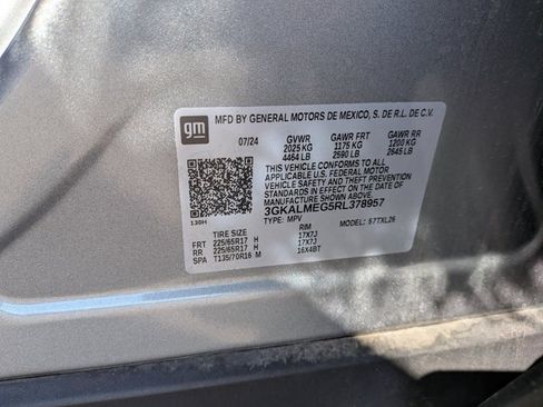 Used 2024 GMC Terrain SLE FWD image 16
