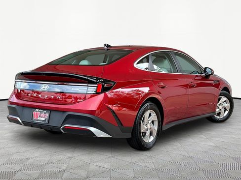 Used 2025 Hyundai Sonata SE FWD image 6