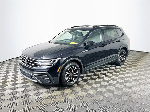 Used 2024 Volkswagen Tiguan S image 3