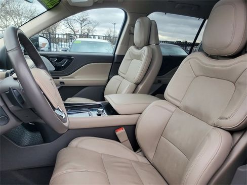 Certified 2023 Lincoln Aviator Reserve w/ Equipment Group 201A image 11