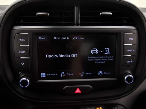 Certified 2025 Kia Soul LX w/ LX Technology Package FWD image 22
