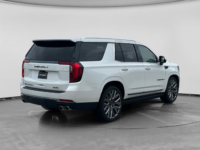Used 2025 GMC Yukon Denali Ultimate w/ LPO, Illumination Package AWD/4WD image 3