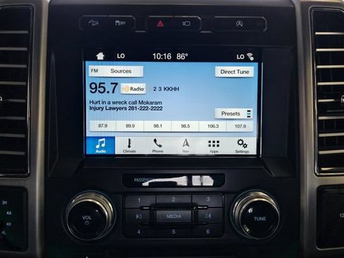 Used 2018 Ford F150 Platinum w/ Equipment Group 701A Luxury AWD/4WD image 22
