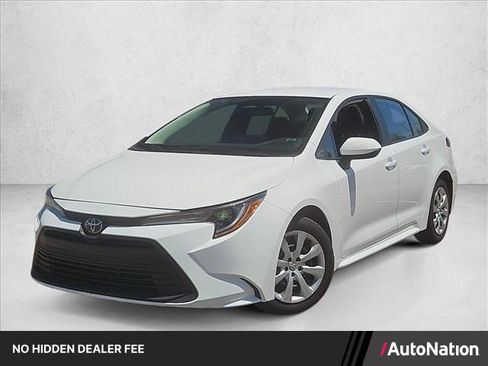 Used 2025 Toyota Corolla LE FWD image 1