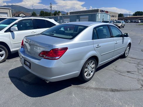 Used 2007 Toyota Avalon Limited FWD image 3