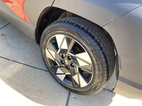 Used 2025 Hyundai Kona SEL FWD image 31