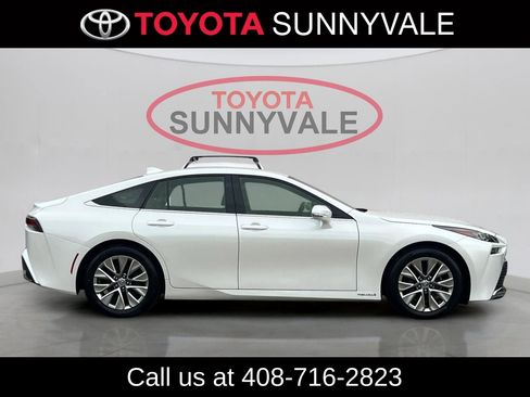 Certified 2022 Toyota Mirai w/ Advanced Technology Package RWD image 9