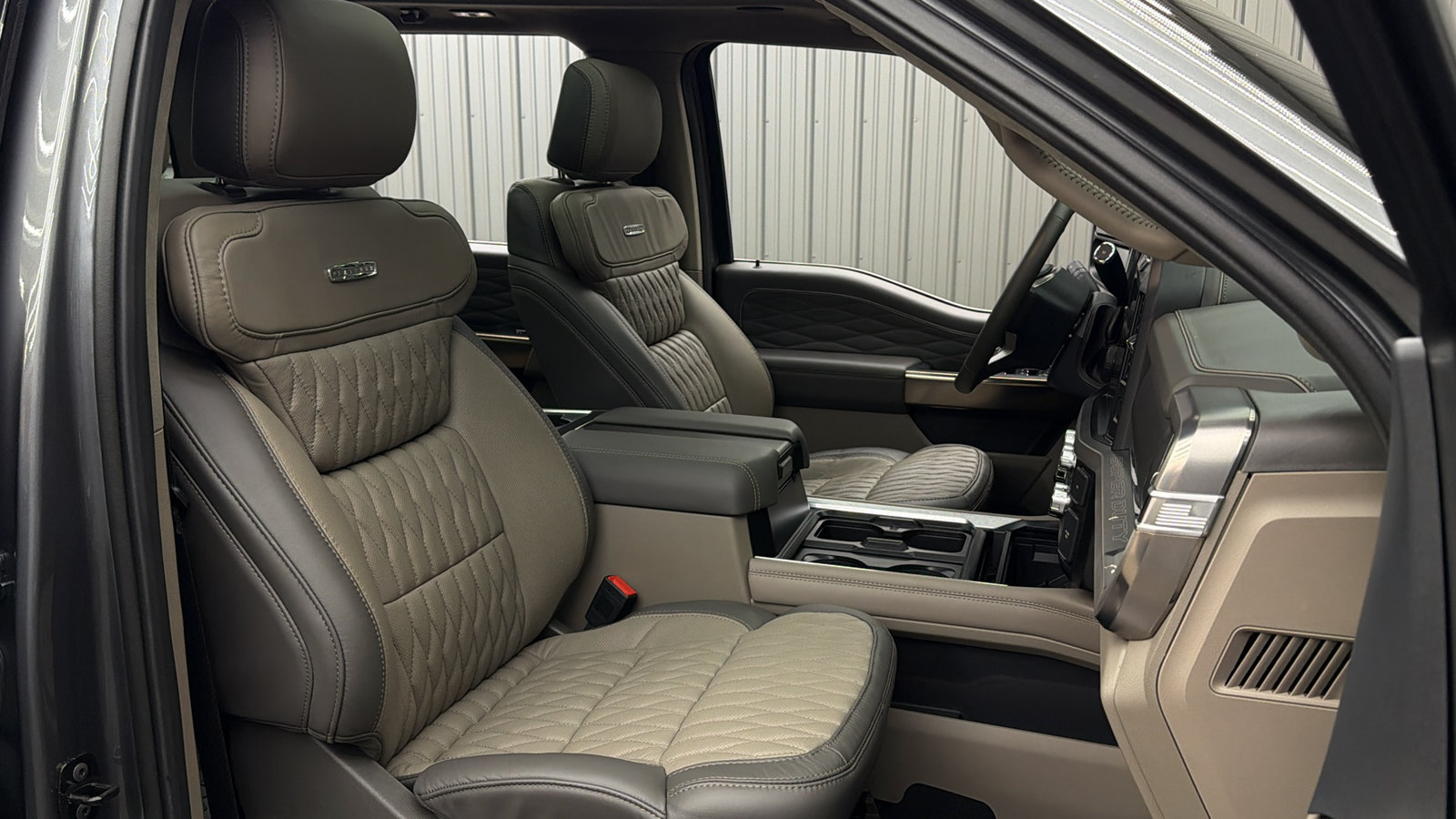 Used 2026 Ford F450 Platinum w/ Platinum Plus Package AWD/4WD image 42