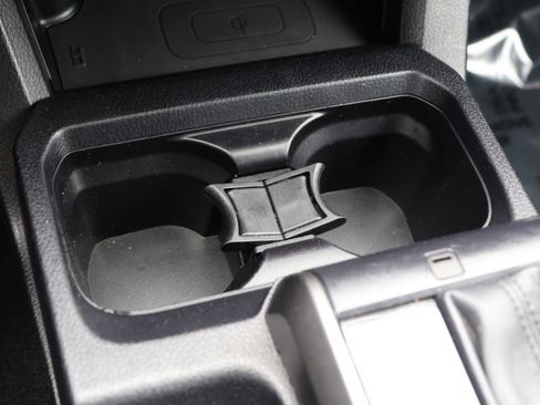 Used 2017 Toyota Tacoma TRD Sport image 29