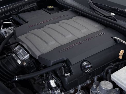 Used 2019 Chevrolet Corvette Stingray Coupe w/ Carbon Flash Badge Package image 24