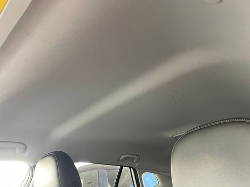 Used 2025 Chevrolet Trax LT image 32