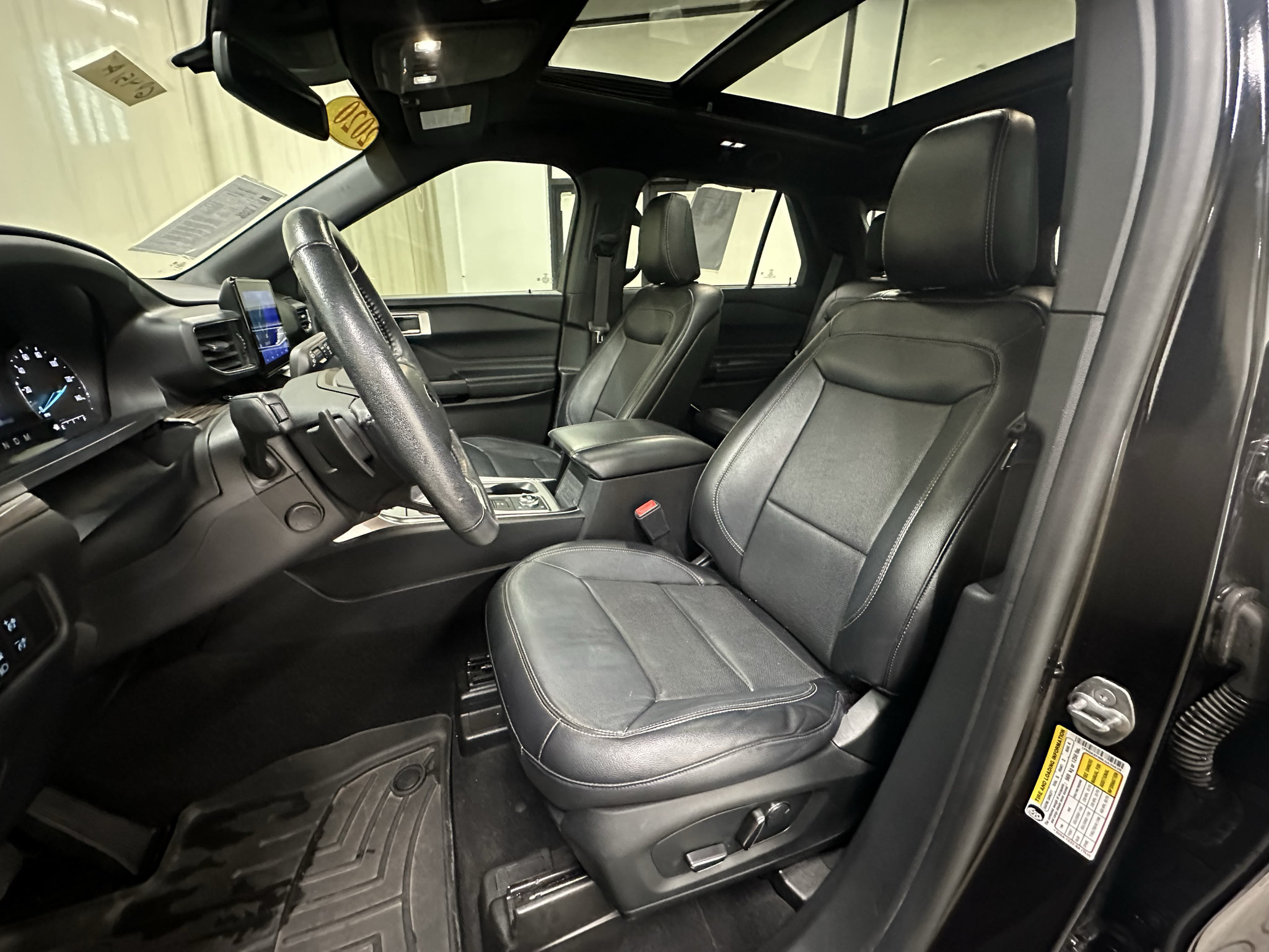 Used 2020 Ford Explorer Limited w/ Class III Trailer Tow Package AWD/4WD image 25