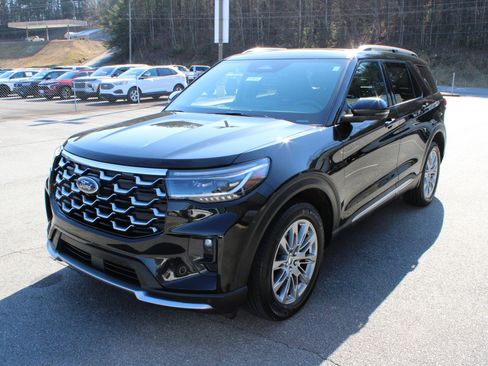 Used 2025 Ford Explorer Platinum image 7