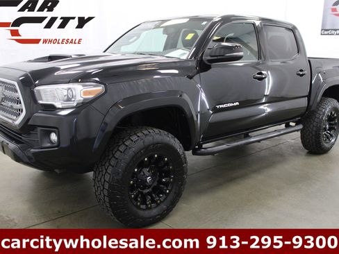 Used 2016 Toyota Tacoma TRD Sport w/ Premium & Technology Package image 1