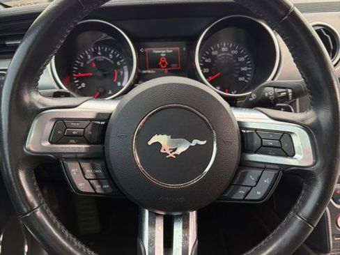 Used 2020 Ford Mustang Premium image 7