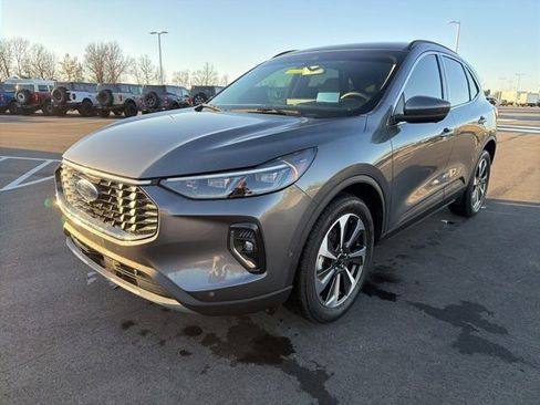 Used 2023 Ford Escape Platinum w/ Premium Technology Package image 13