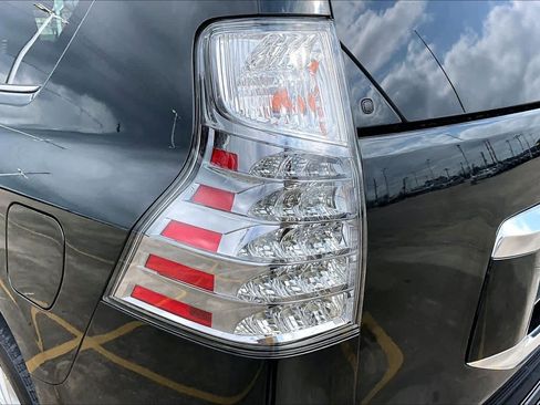 Certified 2023 Lexus GX 460 Premium AWD/4WD image 44