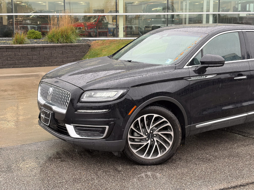 Used 2020 Lincoln Nautilus Reserve w/ Equipment Group 201A AWD/4WD image 2